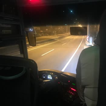 Bilette 2+1 Sözü Verilen Seferde 2+2 Otobüsle Dar Ve Sert Koltuklar