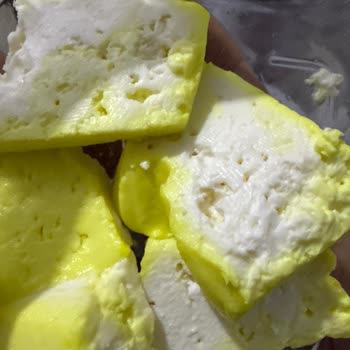 @anadolu.peynircilik Farklı Ve Rengi Bozuk Peynir Gönderdi