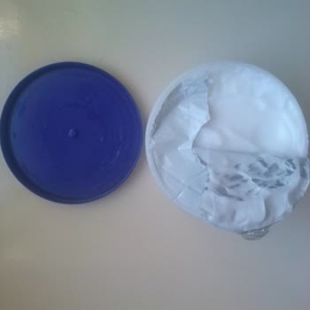 Neutrogena Gratis'ten Aldığım Emilmeyen Nemlendirici Ve Kaşıntı