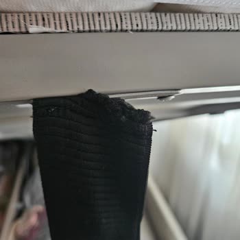 Yırtılan Kumaş Nedeniyle Yataş Bazası Kullanılamıyor