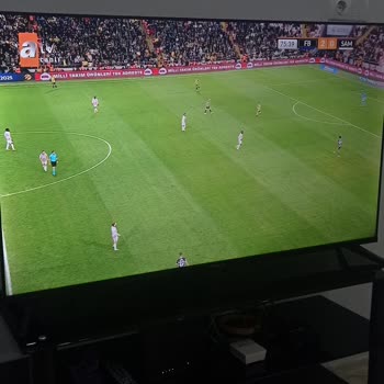 Garantisi Biten Profilo 50 İnç Televizyonda Kısa Sürede Yatay Çizgi Oluştu