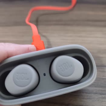 JBL Wave TWS 100 Kulaklıkta Şarj Sorunu Ve Değişim Talebi