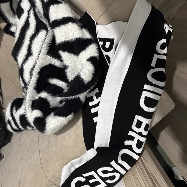 Sipariş Edilen Tank Top Yerine Atkı Gönderildi Ve Müşteri Hizmetlerinden Yanıt Gelmedi