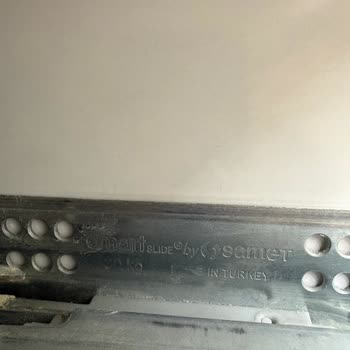 Kırılan Plastik Tırnaklar Nedeniyle Çekmece Rayı Sorunu Ve Parça Temini Talebi