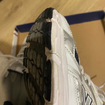 Yanlış Numara Ve Hızlı Yırtılan New Balance 530 Ayakkabım İçin Cevapsız Şikayet