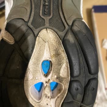 Yanlış Numara Ve Hızlı Yırtılan New Balance 530 Ayakkabım İçin Cevapsız Şikayet