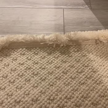 Defolu Ve Yanıltıcı Açıklamalı Halı İçin İade Talebi