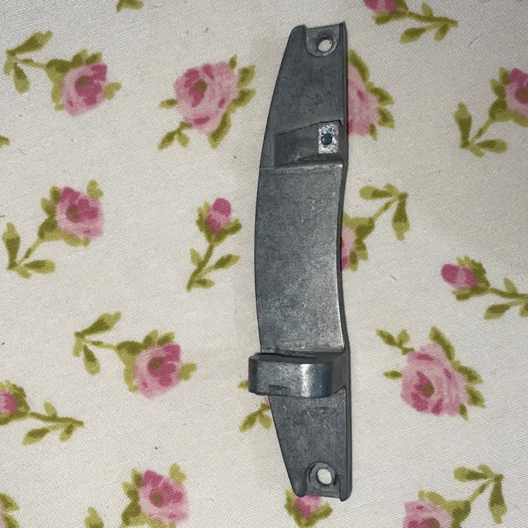 Kapak Menteşesi Hafif Dokunuşla Kırılan Bosch Çamaşır Makinesi İçin Ücretsiz Parça Değişimi Talebi