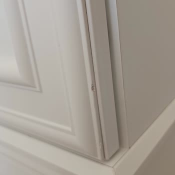 Çilek Odası Rustik Beyaz Oda Takımındaki Kırık Ve Kusurlu Parçalar İçin Tam Değişim Talebi