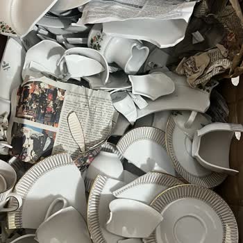 Sürat Kargo'da Kırık Eşyalar Teslim Edildi