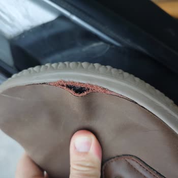 Üretim Hatası Olmadığı Söylenirken Skechers Ayakkabısının Hızlı Yıpranması Ve Fiziki İnceleme Talebi