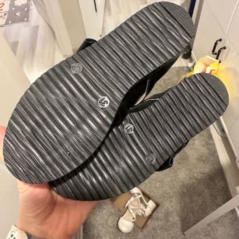 Sert Çocuk Ayakkabısı Ayağı Yardı, İade Gecikmesi Nedeniyle Reddedildi