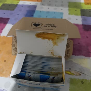 Kirli Ve Patlamış Multivitamin Ürünü: İade Talebi Ve Müşteri Hizmetlerine Ulaşılamıyor