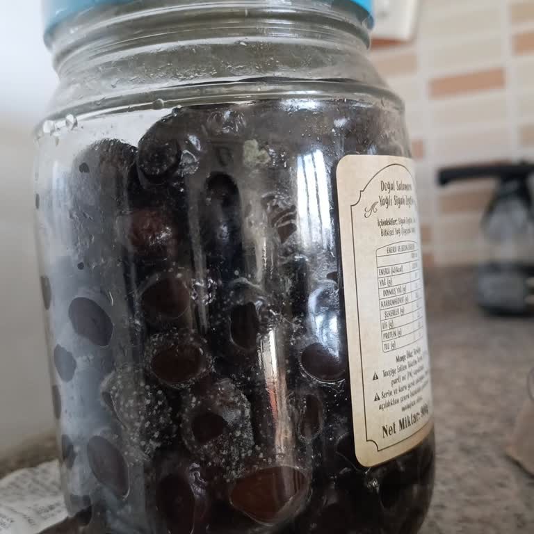 Küflü Zeytin Satın Alındı, Sağlık Ve Hijyen Endişesi