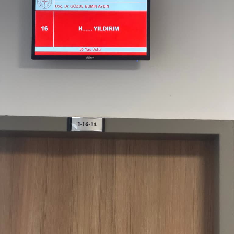 Anestezi Doktorunun Kişisel Tanıdığını Önceliklendirmesi Ve Yaşlı Hastanın Sırasını Göz Ardı Etmesi