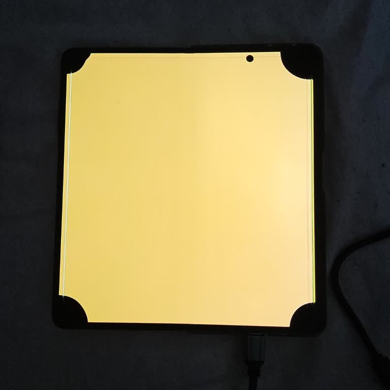 Honor Magic Katlanır Telefon İç Ekrandaki Üretim Hatası Ve Haksız Garanti Dışı Tutum