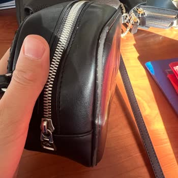Kısa Sürede Kenar Soyulmasıyla Karşılaşılan Calvin Klein Çanta İçin Orijinal Değişim Talebi