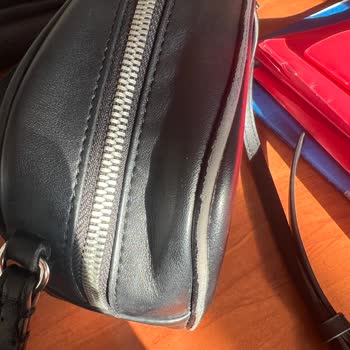 Kısa Sürede Kenar Soyulmasıyla Karşılaşılan Calvin Klein Çanta İçin Orijinal Değişim Talebi