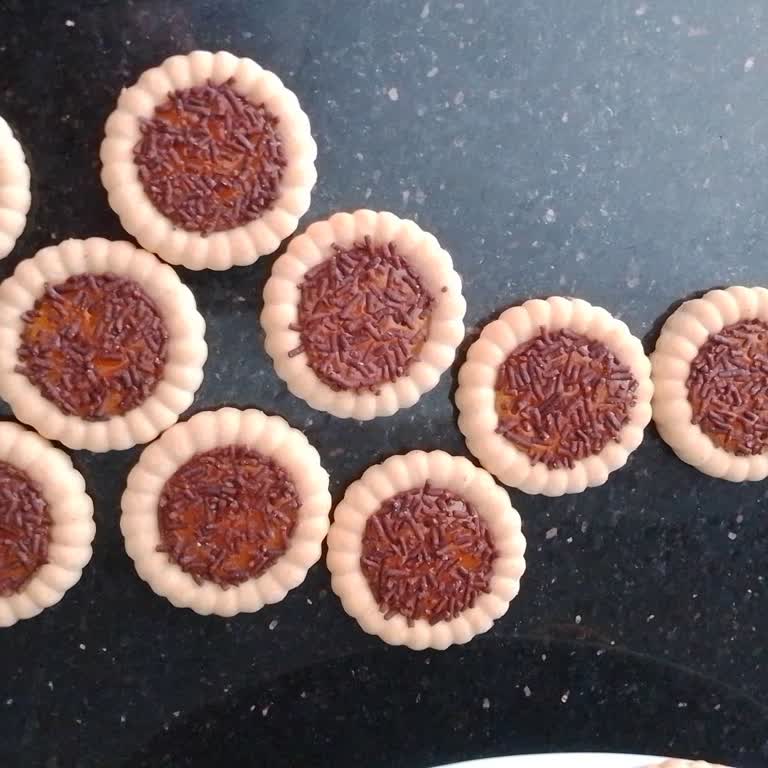 Eti Eticin Bisküvi Beyaz Renk Ve Yumuşak Doku Sorunu