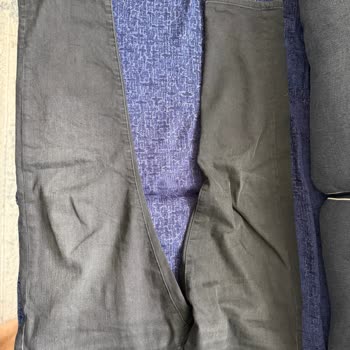 Mavi Premium Kot Pantolonunda Renk Atması Ve Sol Cepte Belirgin Tüylenme Garanti Reddi Şikayet