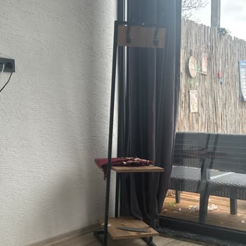 Three White Bungalov Şikayeti