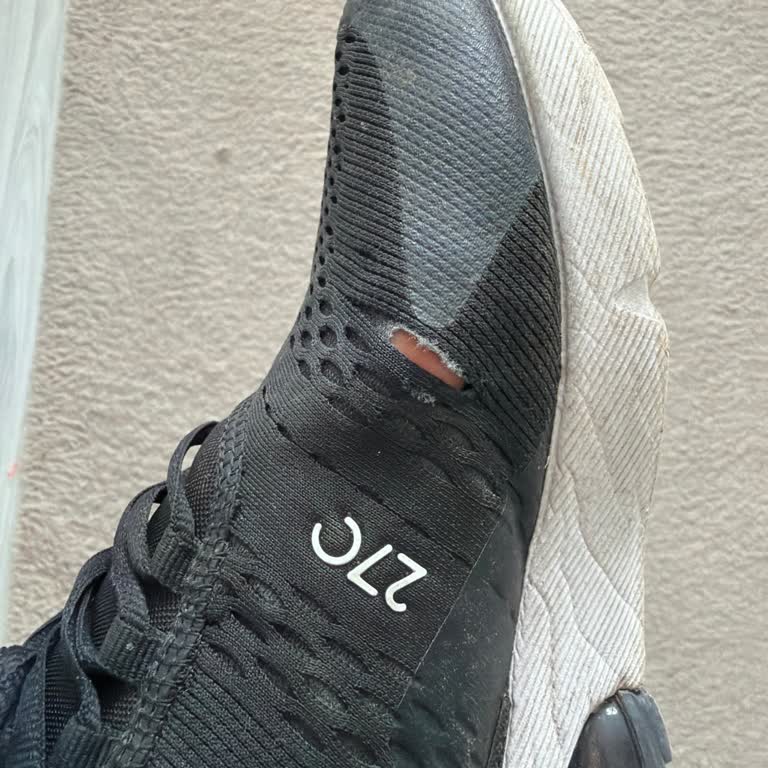 Sporjinal Aksaray'da Nike Ayakkabının Kısa Sürede Yırtılması Ve Garanti Mağduriyeti