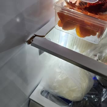 Arçelik K84605NE Buzdolabının Raf Çerçevelerindeki Üretim Hatası Ve Ücretsiz Değişim Talebi