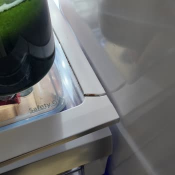 Arçelik K84605NE Buzdolabının Raf Çerçevelerindeki Üretim Hatası Ve Ücretsiz Değişim Talebi