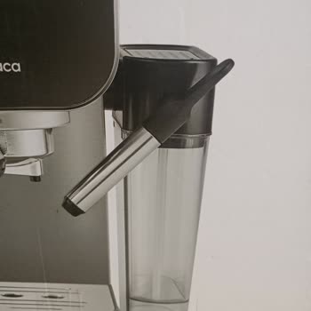 Açık Kutuda Ve Eksik Parçalarla Geri Dönen Espresso Makinesi