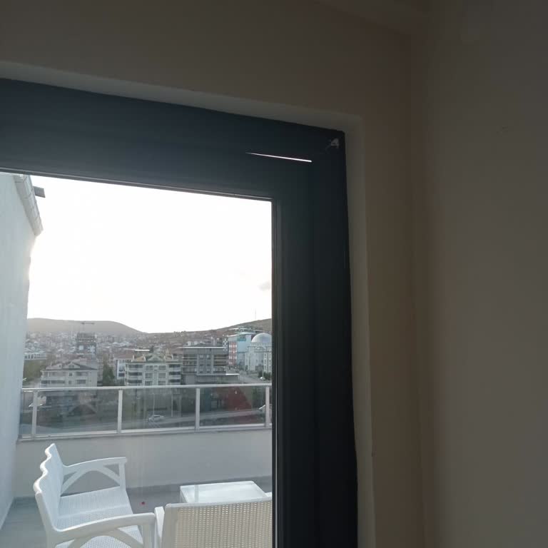 Maviş Pen Teras Kapısının Kapanmaması Ve Su Sızdırması