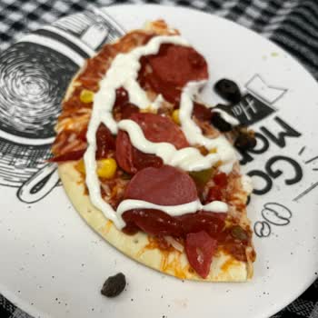 Superfresh Pizzada Zeytin Çekirdeği Dişi Kırdı