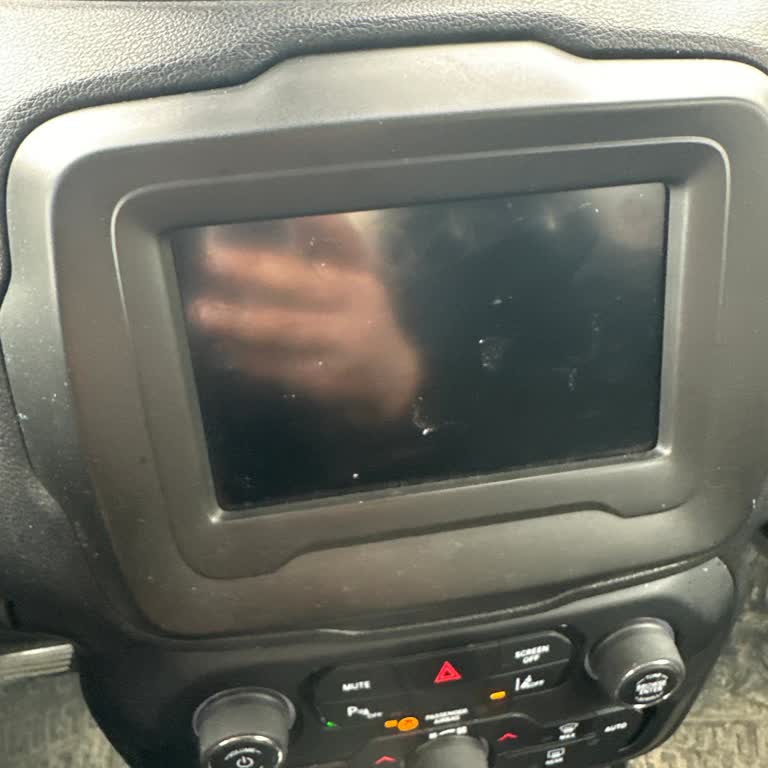 Jeep Renegade Ekran Kararması Ve Ücretsiz Değişim Talebi!