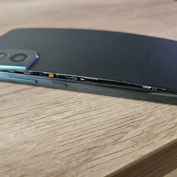 Garanti Süresi Dolan Samsung S22 Telefonumda Pil Şişmesi Ve Ücret Talebi