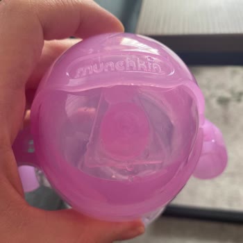 Munchkin Kapağından Su Sızdıran Yeni Pipetli Alıştırma Bardağı