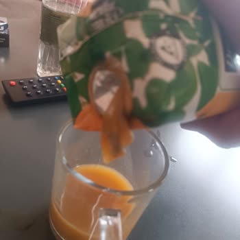 Bozulmuş Kayısı Meyve Suyu Satın Alındı Ve Sağlık Endişesi