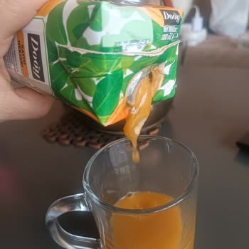 Bozulmuş Kayısı Meyve Suyu Satın Alındı Ve Sağlık Endişesi