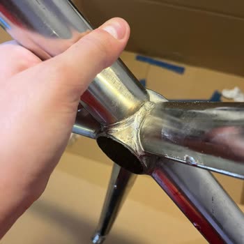 Renk Uyuşmazlığı Ve Hasarlı Ayaklı Koltuk İçin Satıcı Değişim Reddetti