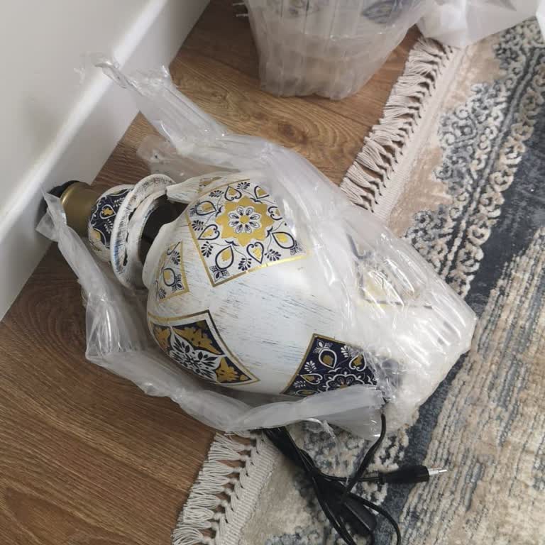 Kırık Abajur Teslimatı Ve Cevapsız Müşteri Hizmeti