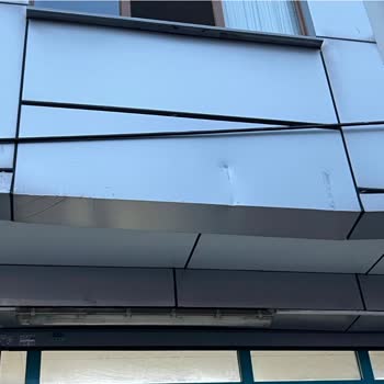 A101 Mağazasının Teslimat Aracının Binamı Vurması Ve Su Sızıntısı Nedeniyle Acil Onarım Talebi