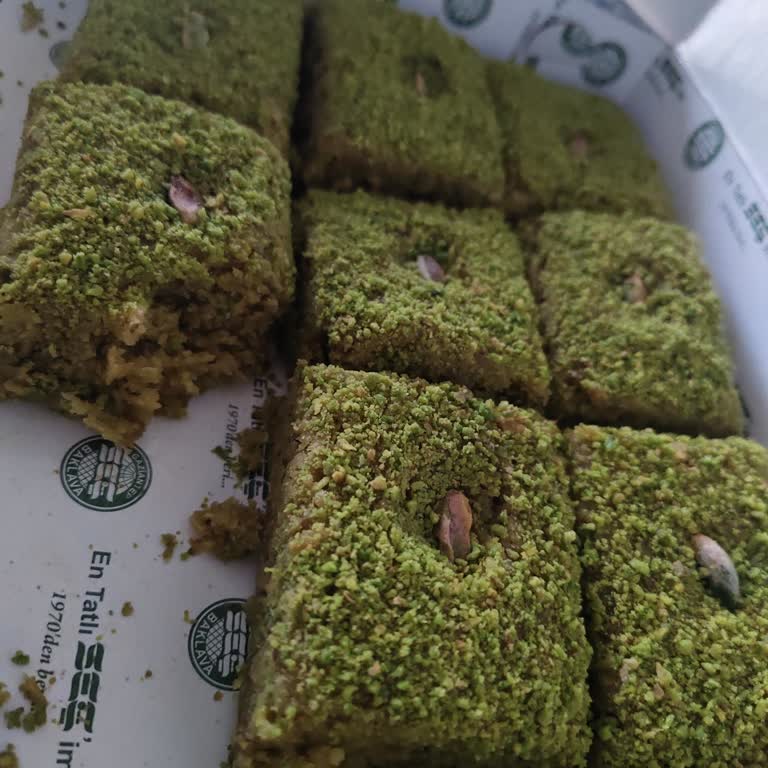 Seç Baklavaları Bayat Ve Şerbetsiz Satıldı, Müşteri Tazeliği Talep Ediyor