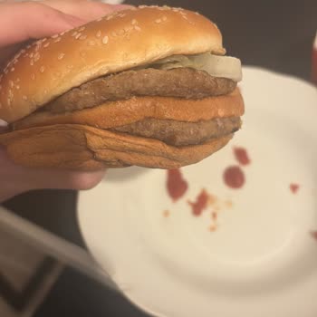 Burger King Avcılar Şubesinde Kalitesiz Ve Eksik Sipariş, Ücretsiz Yeniden Gönderim Talebi