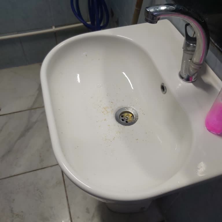 Bayındır Devlet Hastanesinde Tuvalette Kusma Ve Hijyen Sorunu