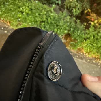 Avva Giyim Garanti Dışında Çıtçıt Kırılması Ve Mont Değişimi Talebi