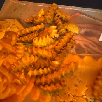 Arby's Şubesinde Eksik Et, Şekerli Kola Ve Yanık Patates Nedeniyle Ücret İadesi Talebi