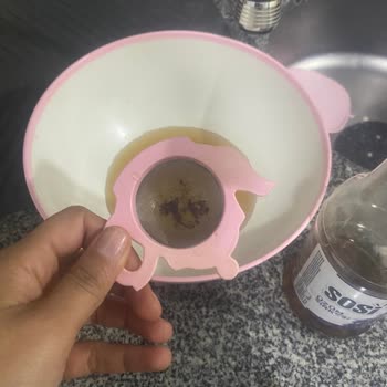 Sosi Sirkenin İçinden Çıkan Madde