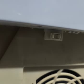 Hoover Alt Filtre Kapağı Parçası Kullanıcı Hatası Olmadan Kırıldı