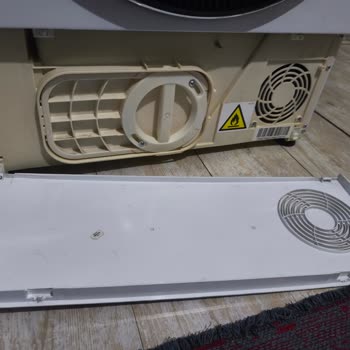 Hoover Alt Filtre Kapağı Parçası Kullanıcı Hatası Olmadan Kırıldı