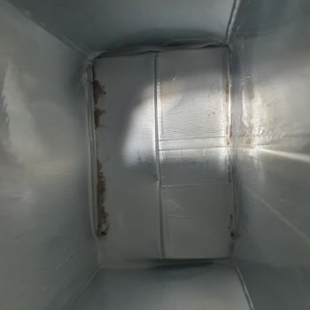 Şok Market'ten Alınan Sütte Siyah Parçacıklar Görüldü