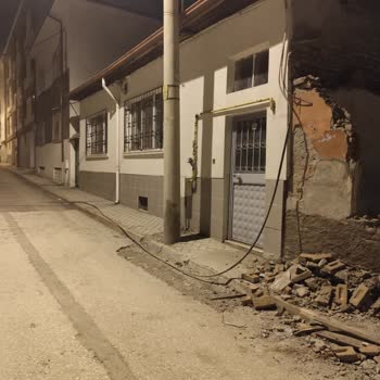 TTNET İnternet Kablosu Yıkım Sonrası Kopması Ve Uzun Süreli Arıza Çözümü Bekleniyor