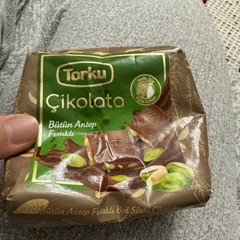 Torku Antep Fıstıklı Çikolatada Sert Yabancı Parça Diş Riski
